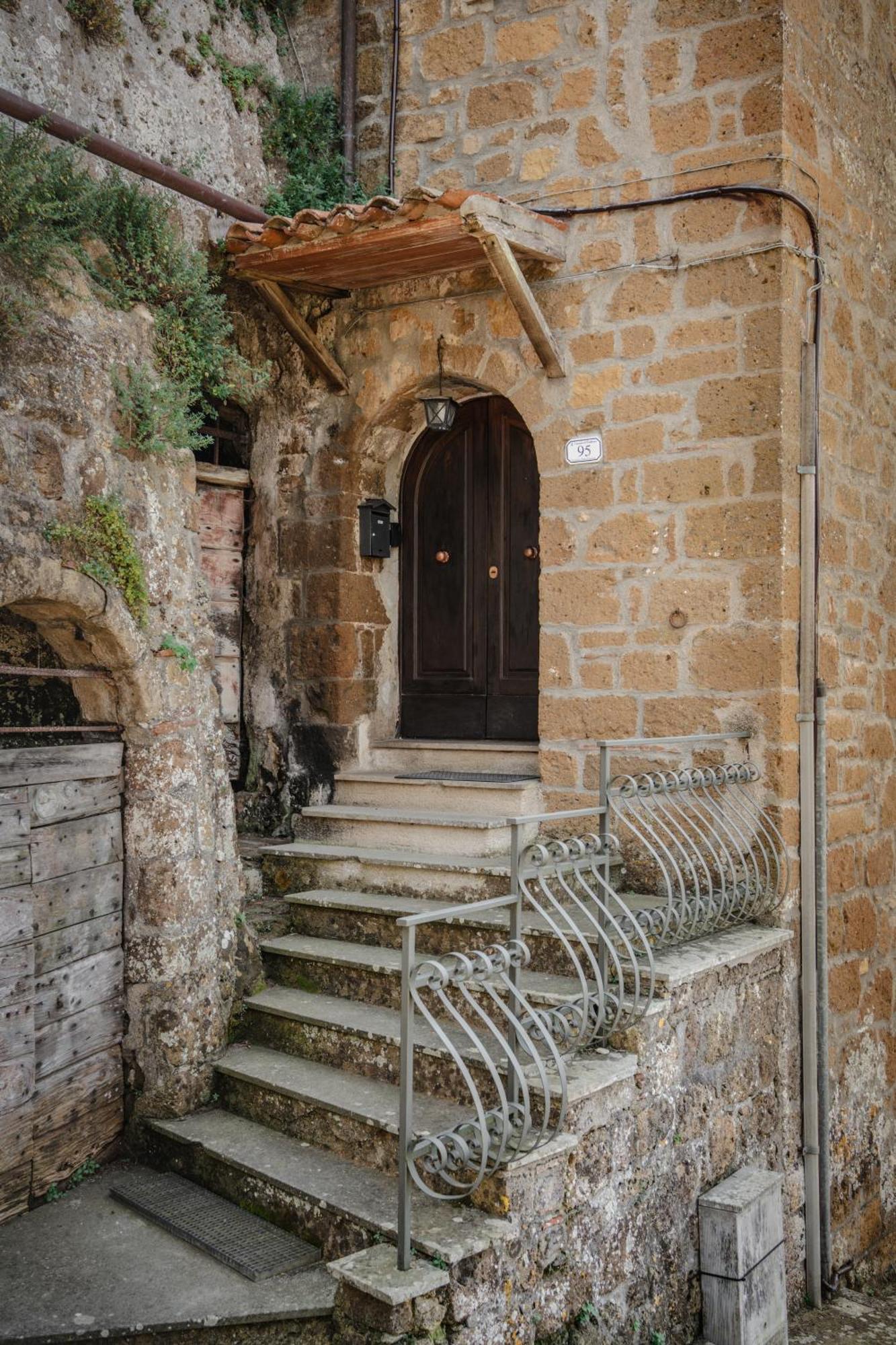 Antica Porta Di Sovana 2.0 Pitigliano Exterior photo